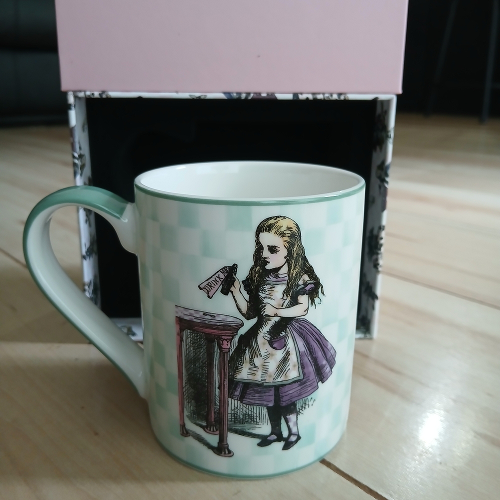 Mackenzie-Childs Alice In Wonderland Mug With Box Brand New